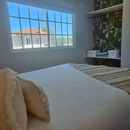 Frente Al Mar Primera Linea De Playa Samil 比戈